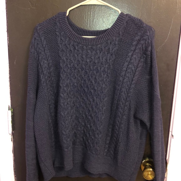 bulky navy blue sweater - Picture 2 of 2